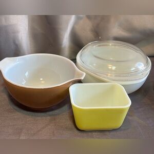 Pyrex bundle, Mixing bowls and fridge storage. See pictures for more details